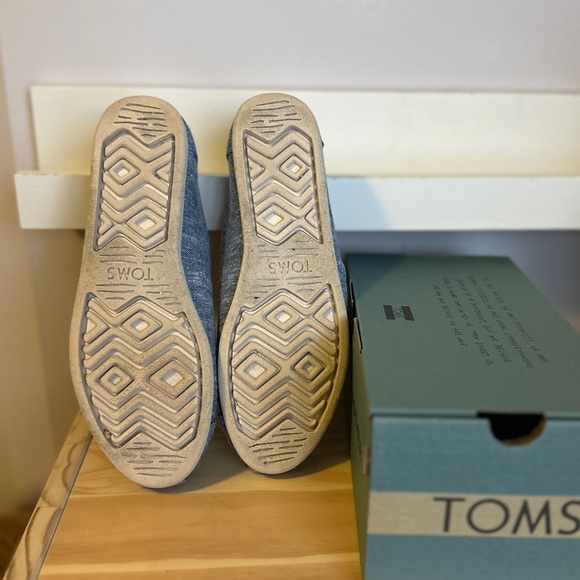 TOMS Denim Blue Chambray Casual Slip-Ons - Picture 4 of 4